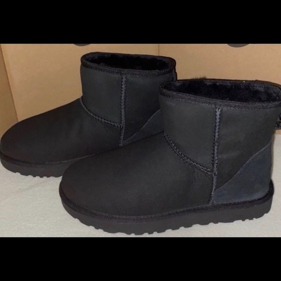 UGG Shoes - UGG Classic Mini